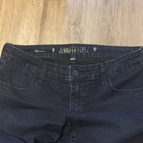 Dark wash skinny jeans - Picture 3 of 4